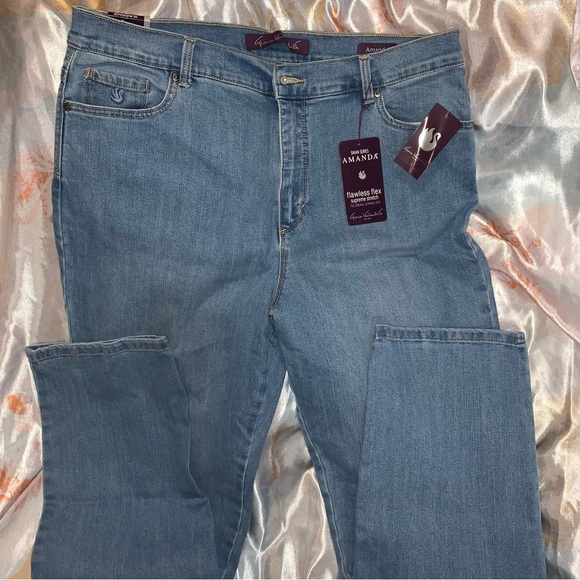 NWT GLORIA VANDERBILT AMANDA STYLE JEANS - Picture 2 of 6